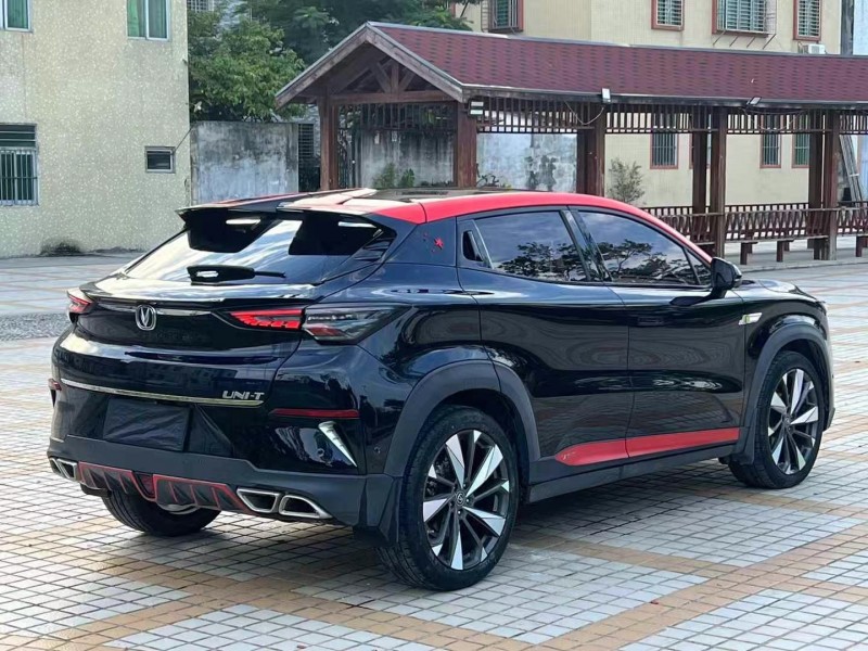 汕頭20年長安汽車UNI-T8