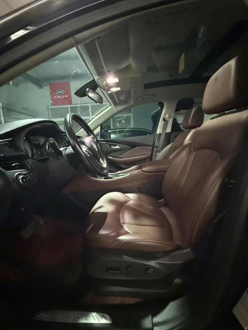 济宁22年别克昂科威7