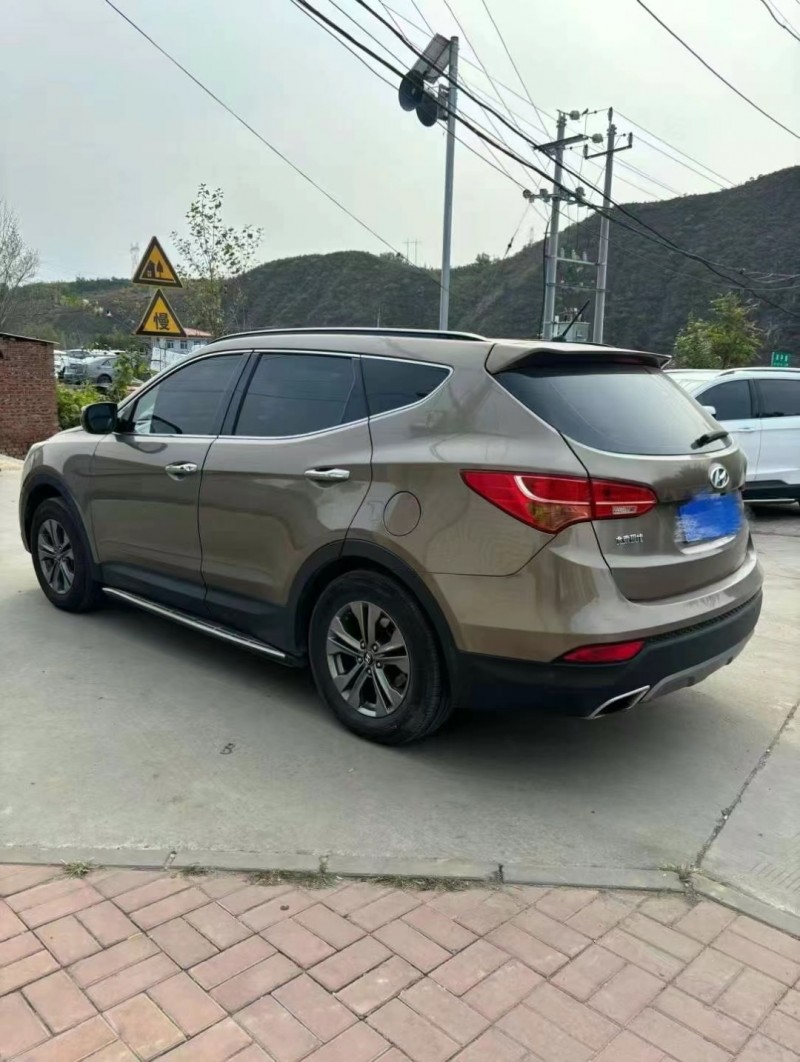 保定13年现代新胜达4