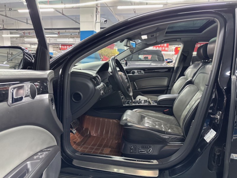 成都17年大众辉腾4