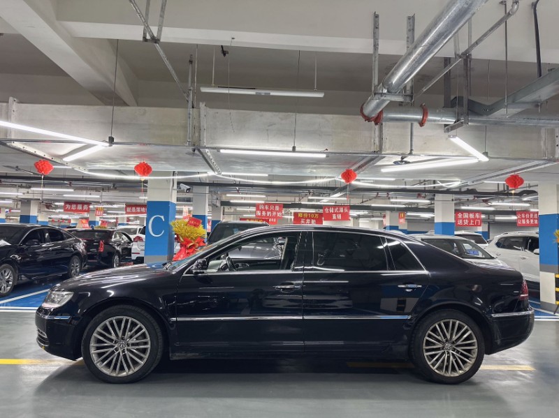 成都17年大众辉腾8