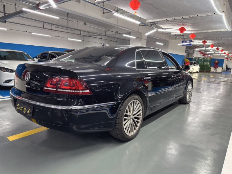 成都17年大众辉腾9