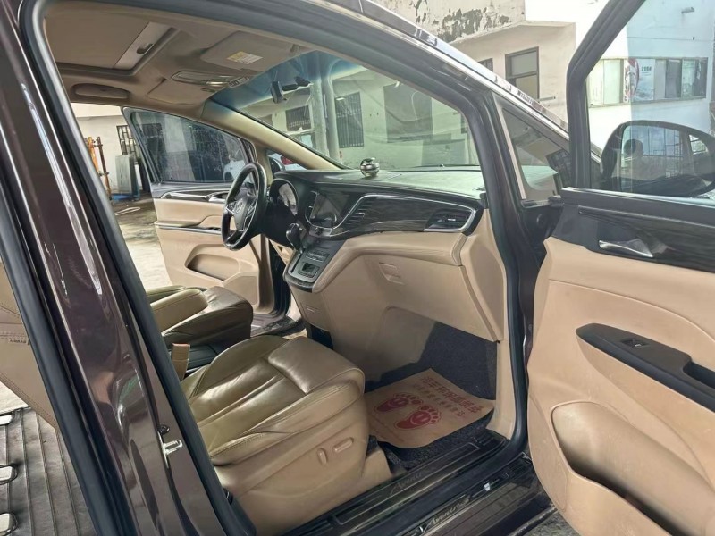 徐州17年别克GL86