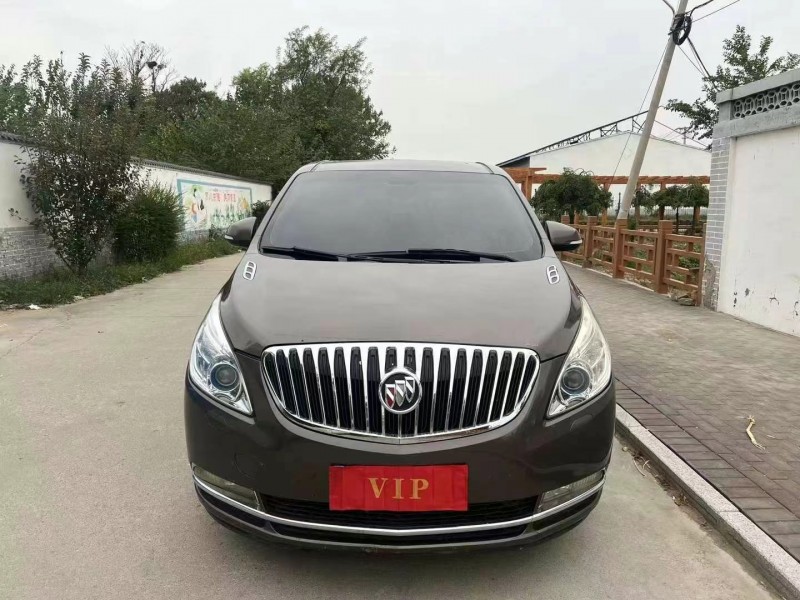 济宁21年别克GL81