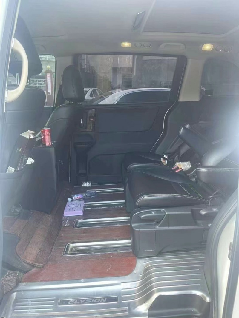 济宁18年本田艾力绅6