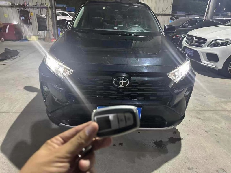 广州23年丰田RAV4荣放1