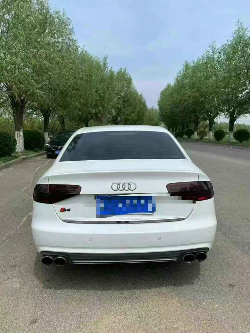 枣庄15年奥迪A4L8