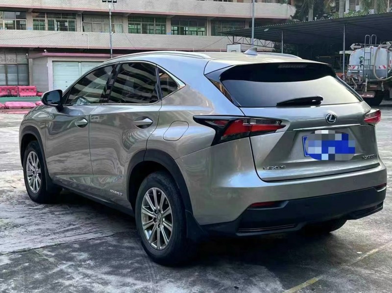 深圳16年雷克萨斯NX4