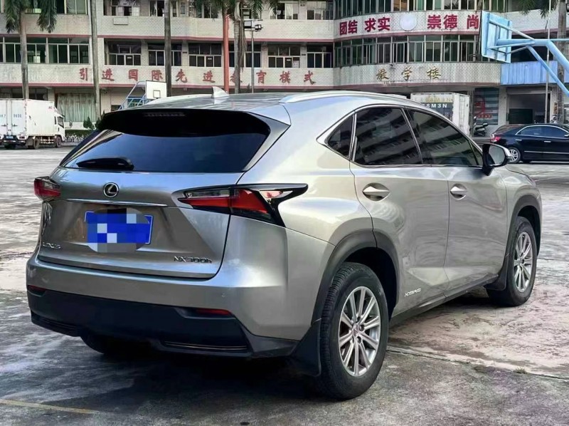 深圳16年雷克萨斯NX7