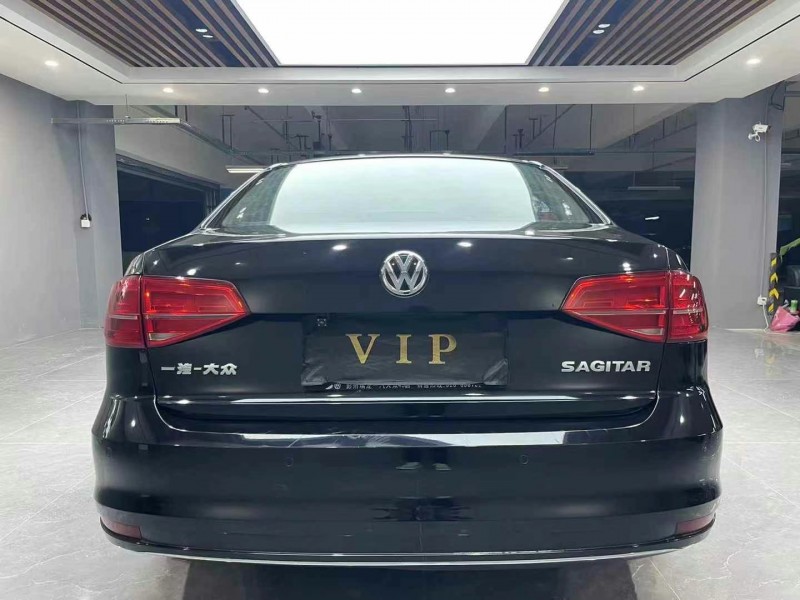 成都15年大众速腾5