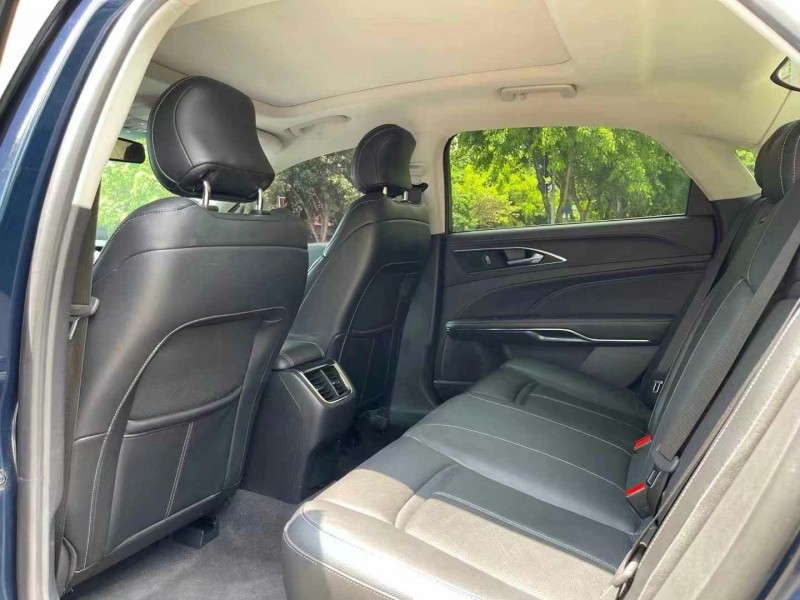 成都16年福特金牛座3