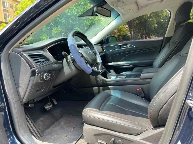 成都16年福特金牛座4