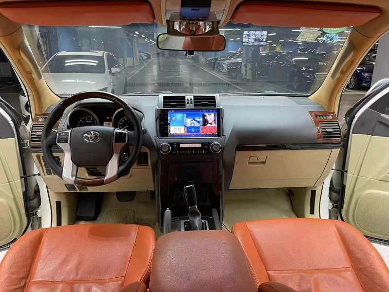 成都16年丰田普拉多5