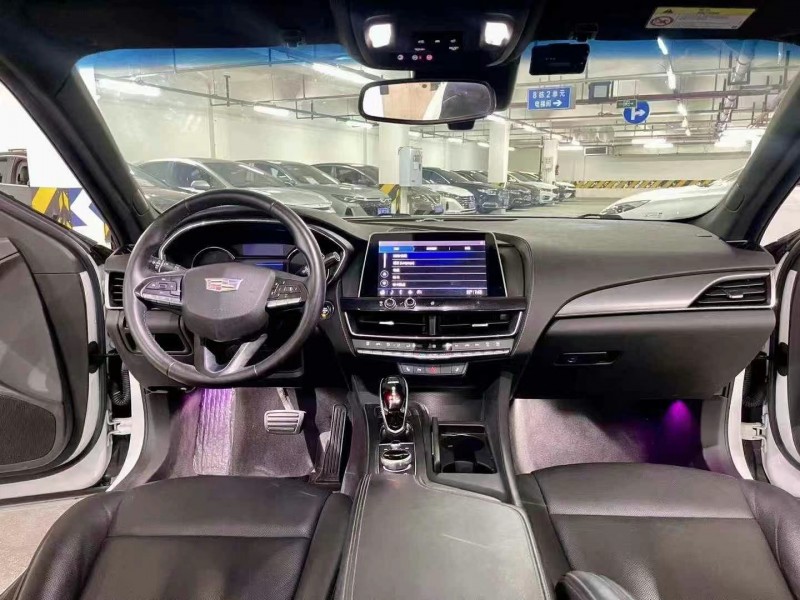 成都20年凯迪拉克CT54