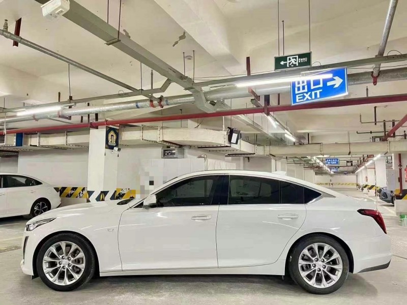 成都20年凯迪拉克CT59