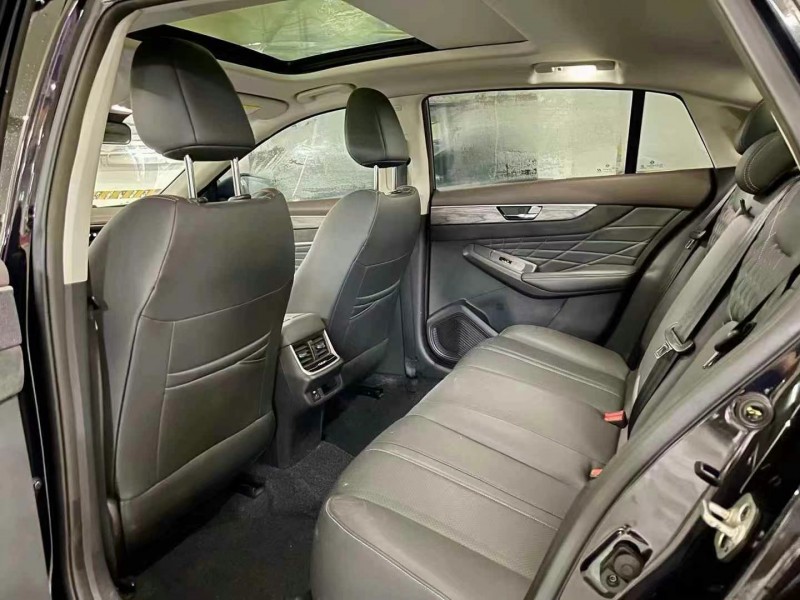 成都22年东风奕炫5