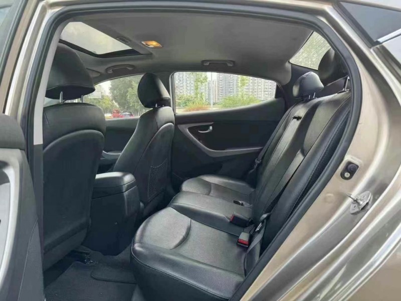 成都16年现代朗动3