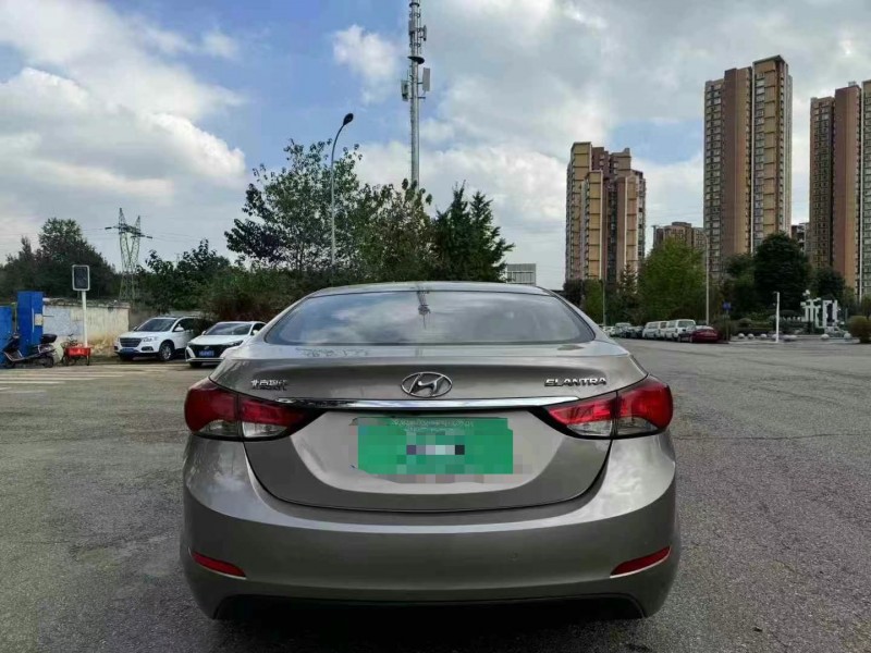 成都16年现代朗动7