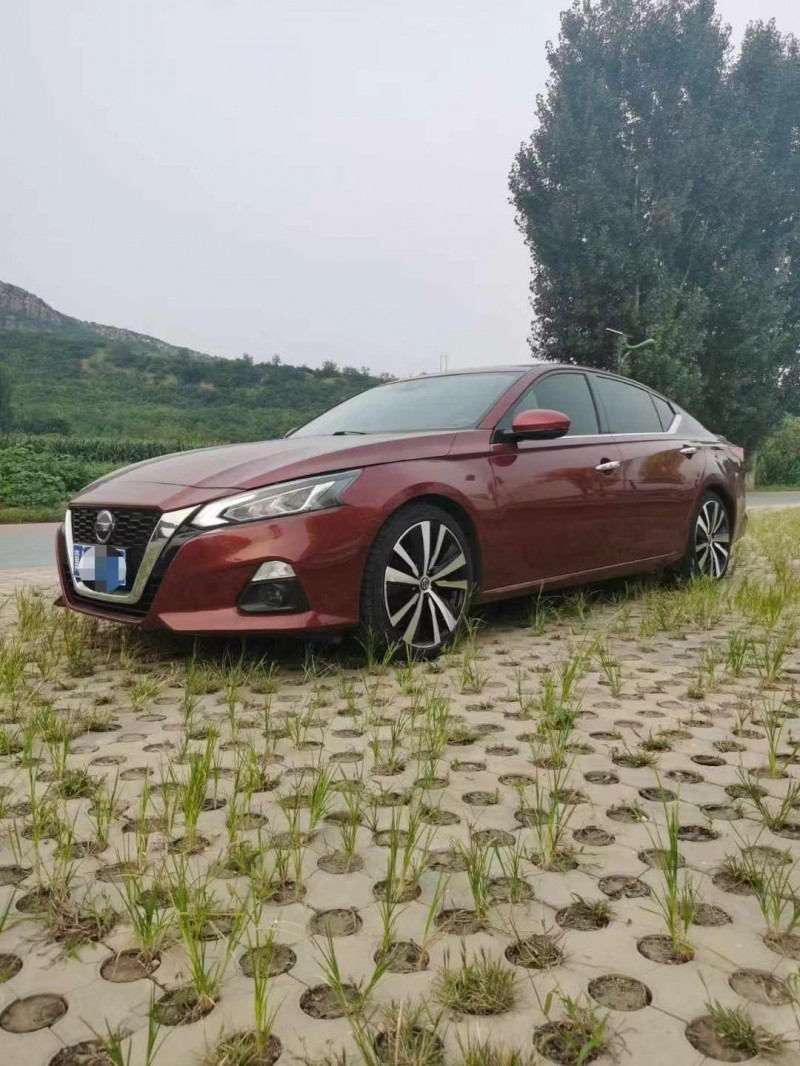 保定19年日产天籁3