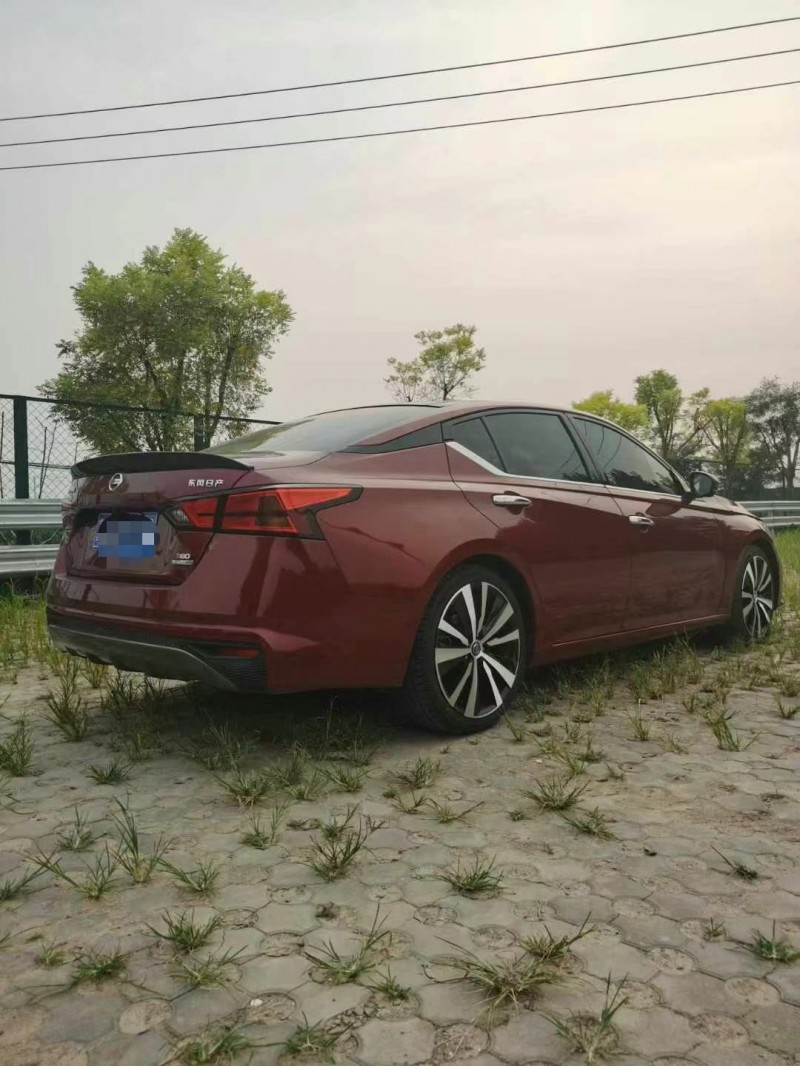 保定19年日产天籁8