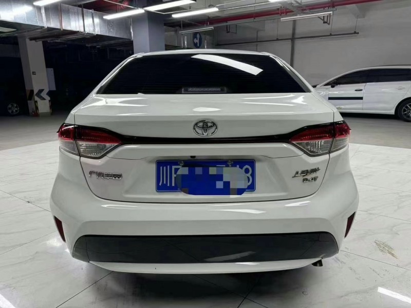 成都23年丰田雷凌3