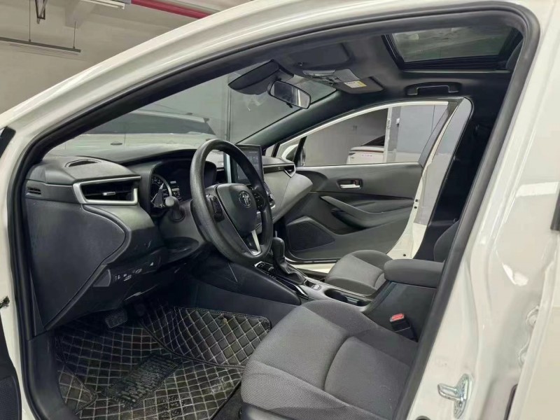 成都23年丰田雷凌5