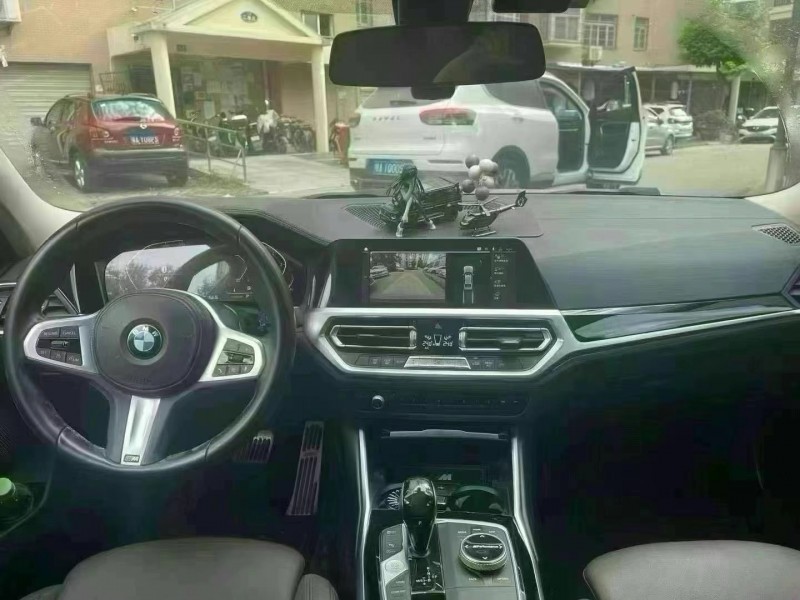 武汉21年宝马3系4