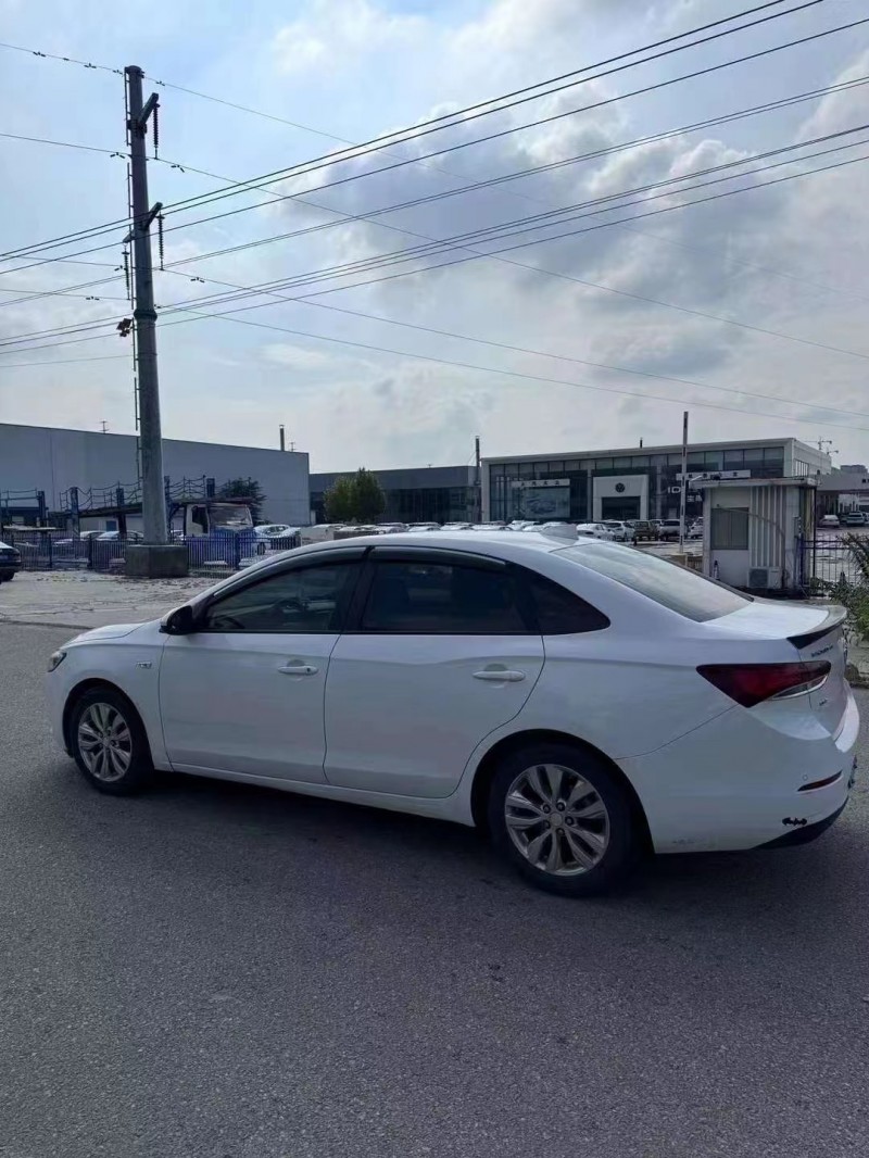 菏泽19年别克英朗5