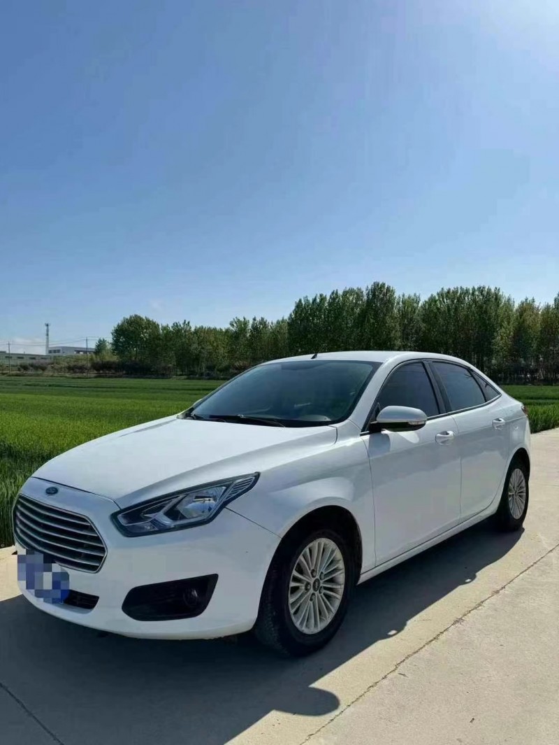 济宁15年福特福睿斯2