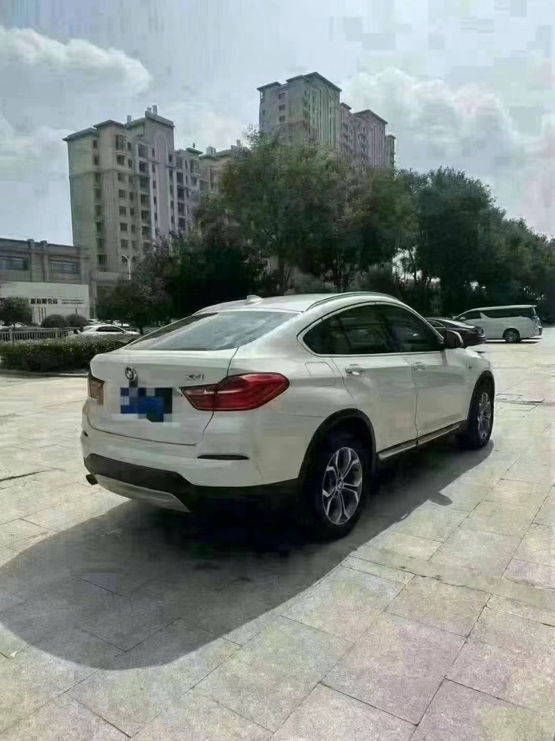 泰安16年寶馬X44