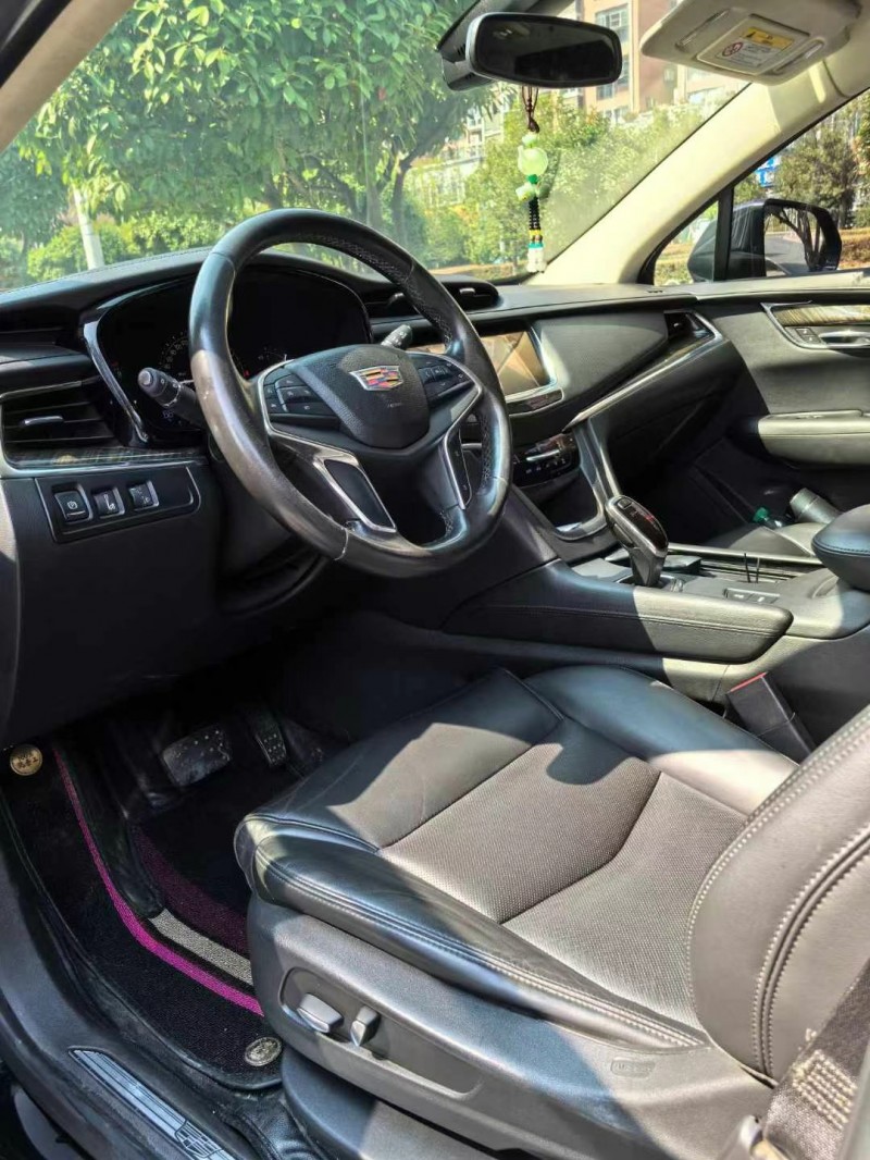 武汉17年凯迪拉克XT54