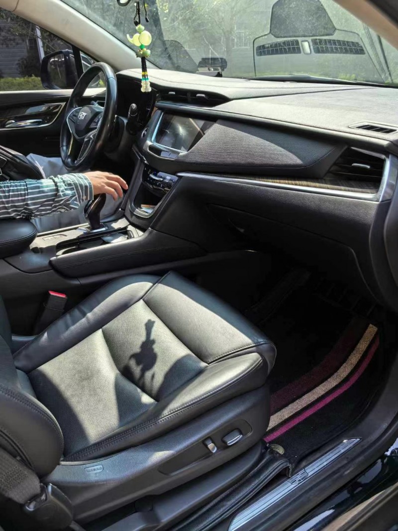 武汉17年凯迪拉克XT56