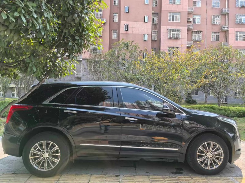 武汉17年凯迪拉克XT57