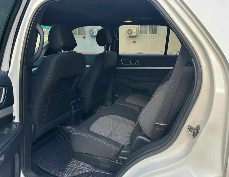 青岛15年福特探险者5