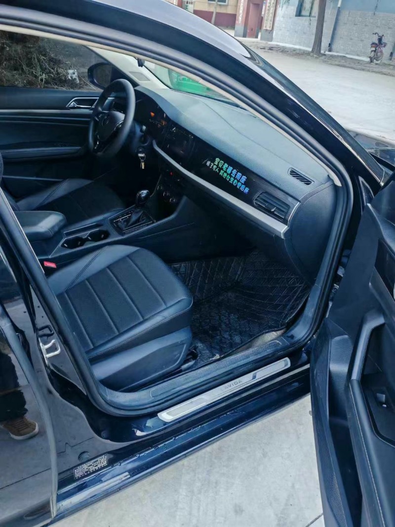 保定22年大众朗逸8