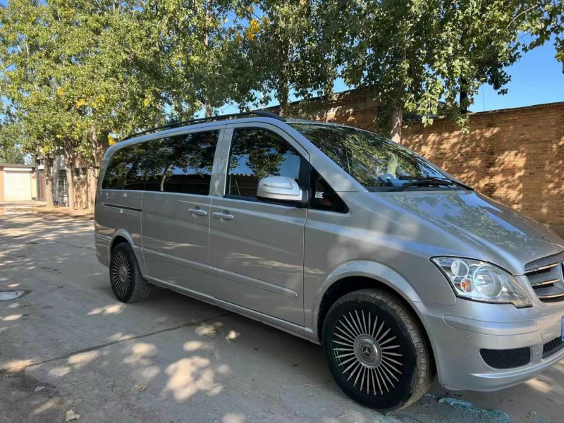 保定17年奔驰威霆2