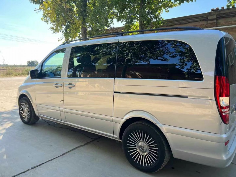 保定17年奔驰威霆7