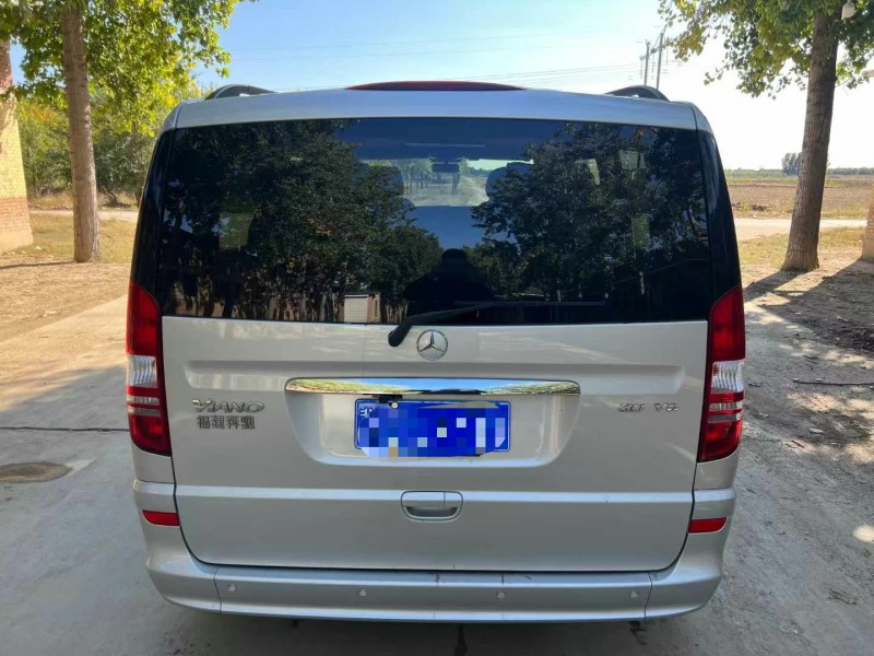 保定17年奔驰威霆9