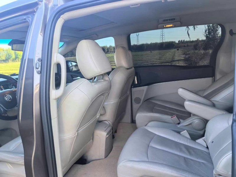 保定19年别克GL87