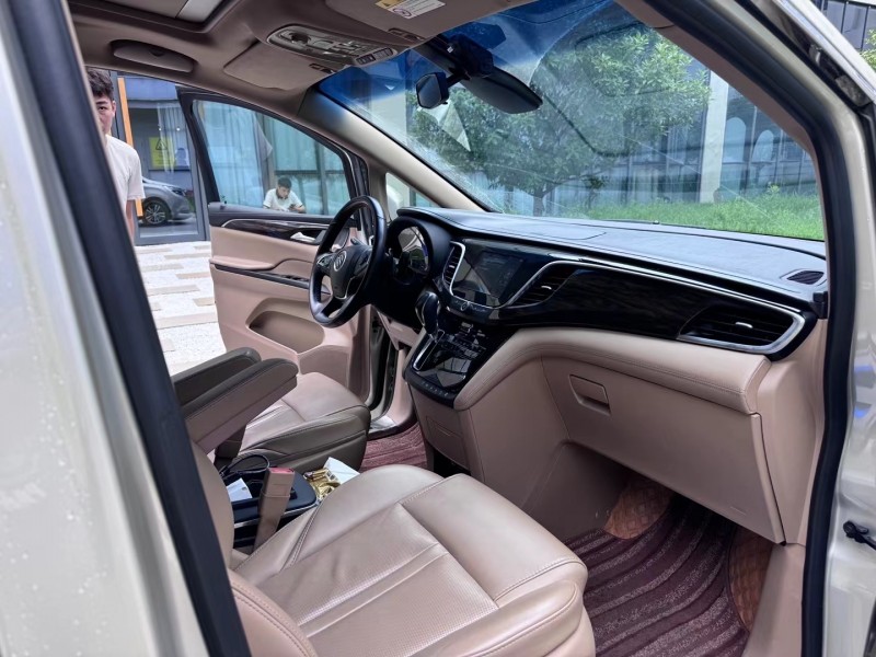 徐州18年别克GL84