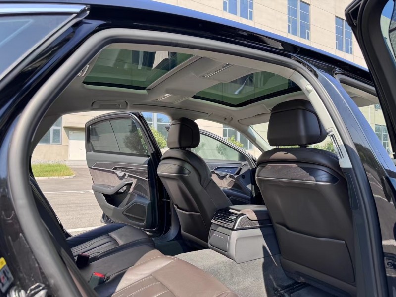 徐州19年奥迪A8L4