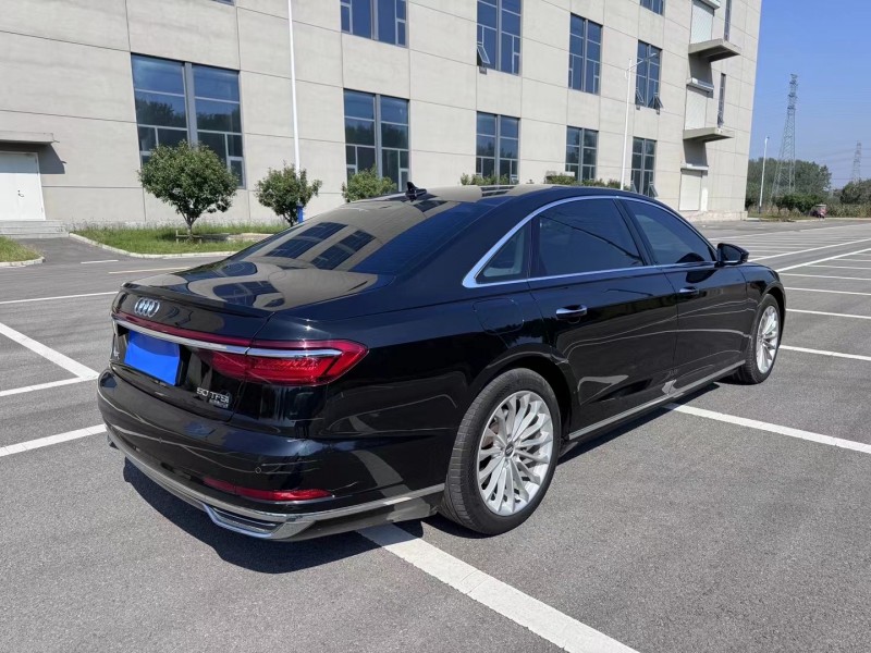 徐州19年奥迪A8L7