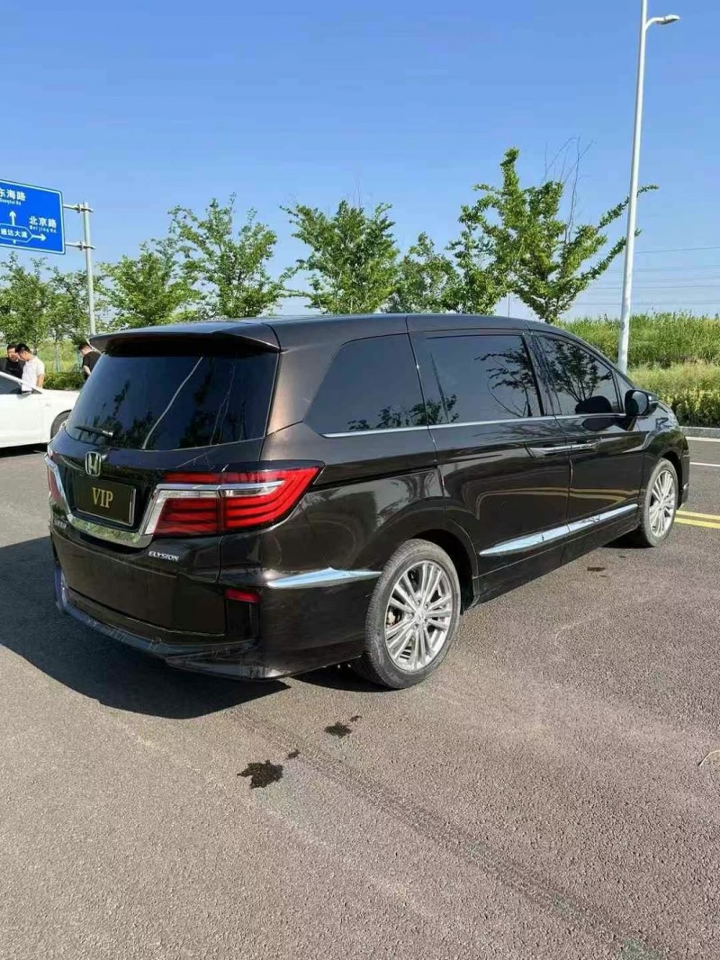 徐州18年本田艾力绅8