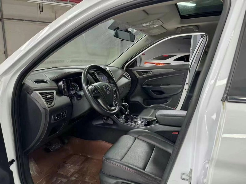 成都17年长安汽车CS758