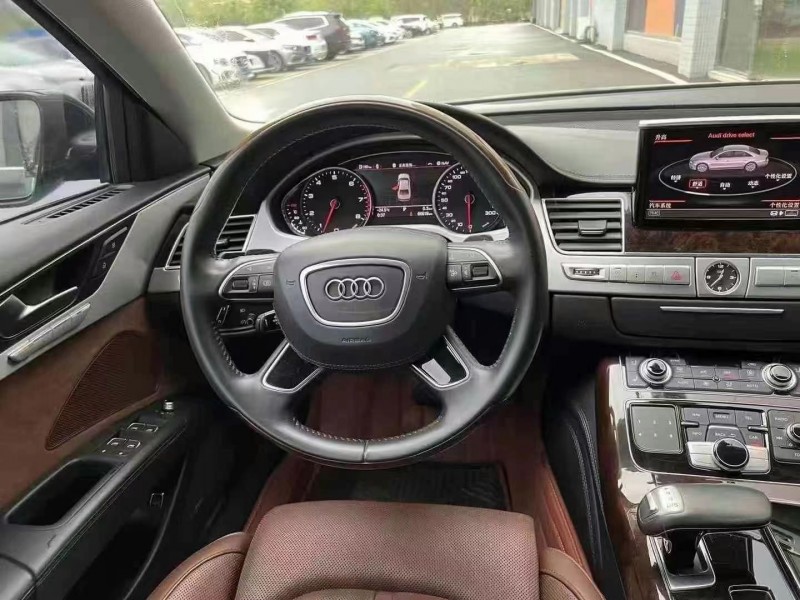 广州17年奥迪A8L6