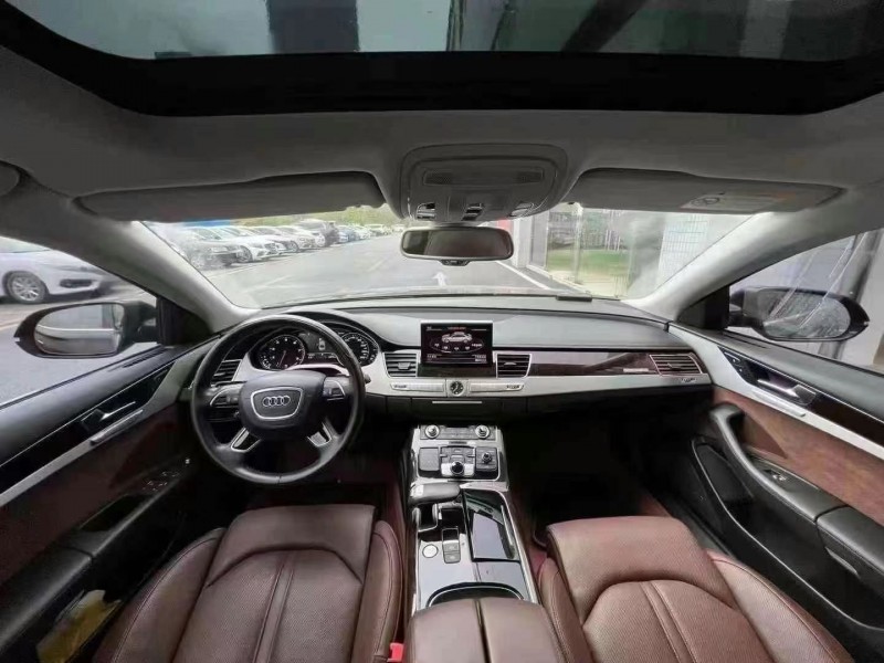 广州17年奥迪A8L7