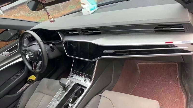 济宁22年奥迪A6L6