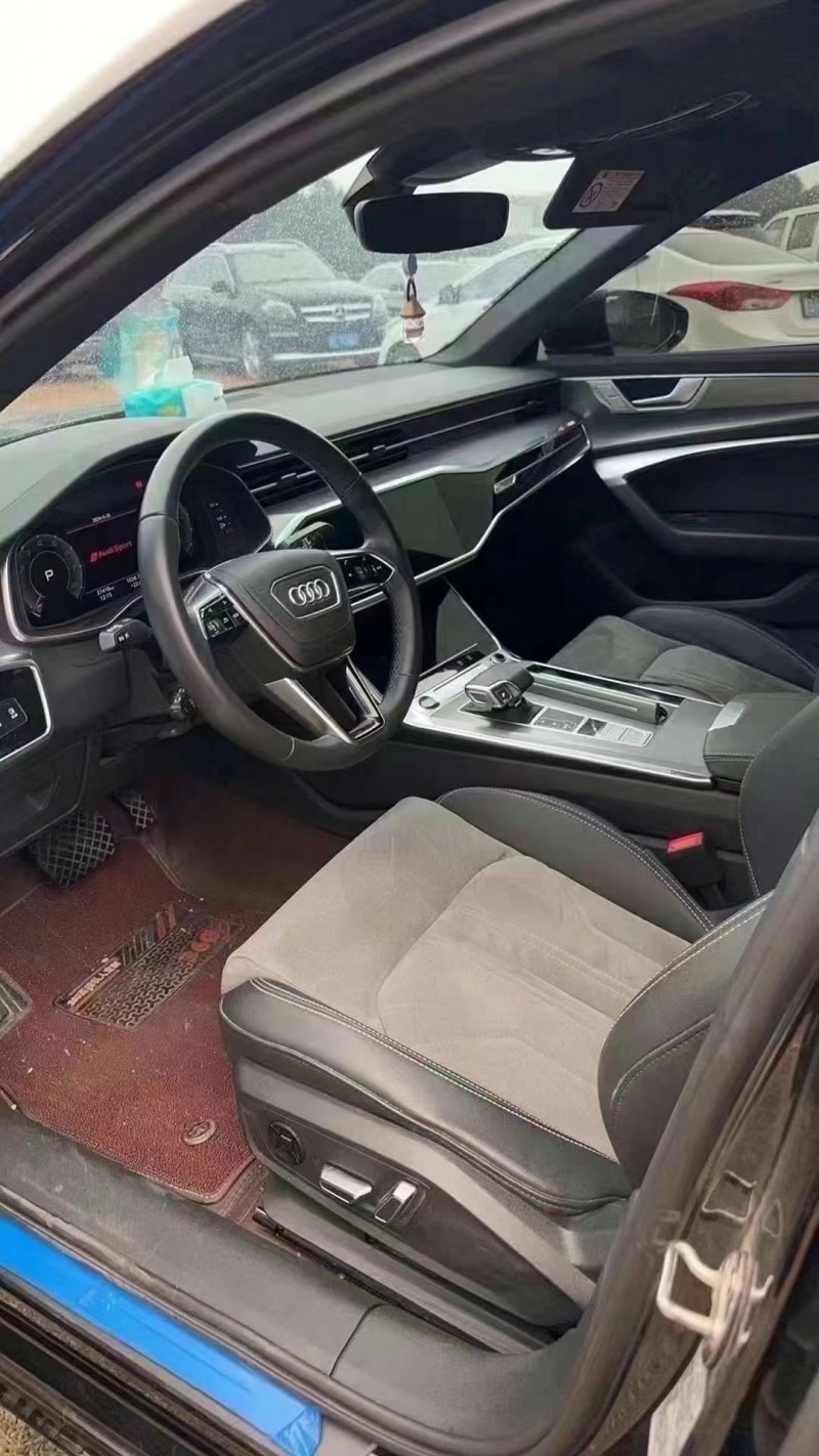 济宁22年奥迪A6L9