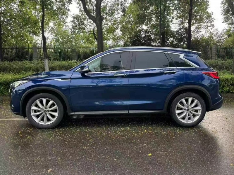 張家界20年英菲尼迪QX509