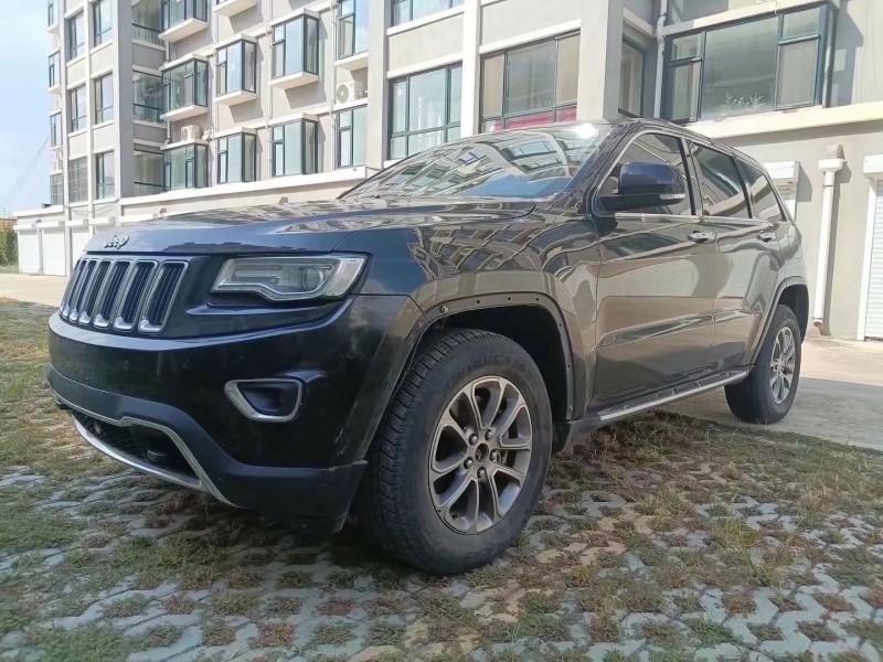 濟寧16年Jeep大切諾基2